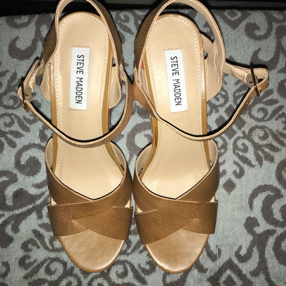 Platform sandals - Picture 2 of 5